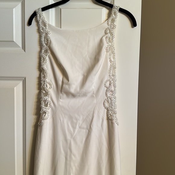 Wedding dress: NEVER WORN/ALTERED, size 4 - Picture 4 of 5
